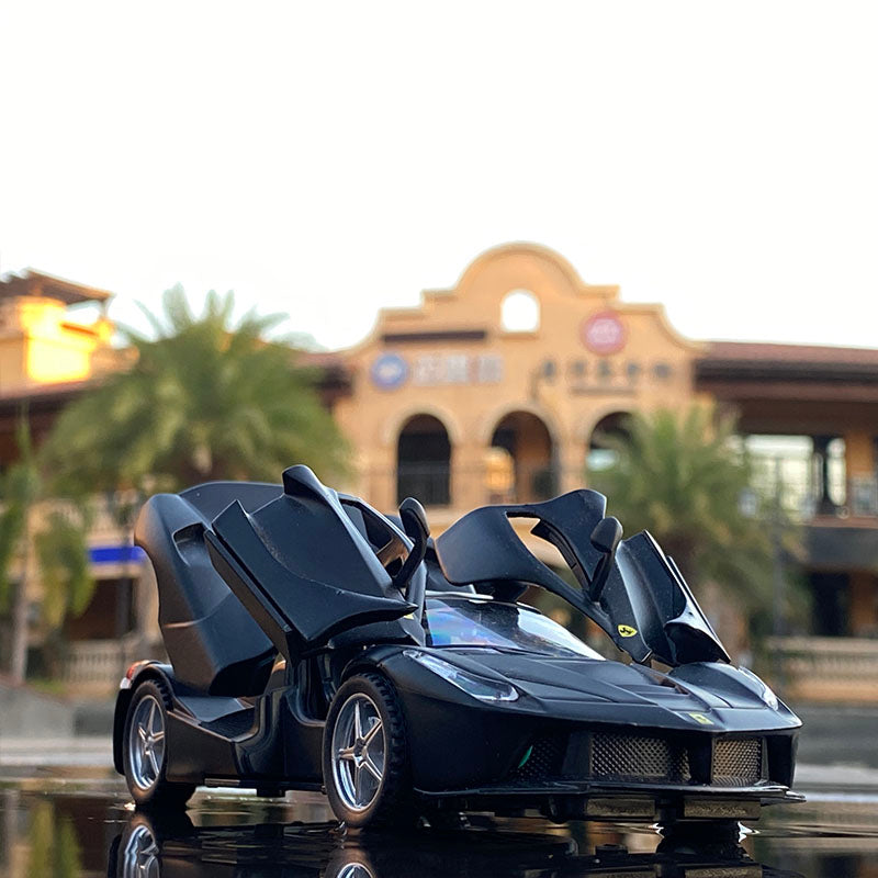 Experience the Thrill of the Iconic Ferrari Laferrari with Our 1:32 Scale Diecast Replica - High Simulation Sound and Light Effects - Perfect Gift for Car Enthusiasts of All Ages