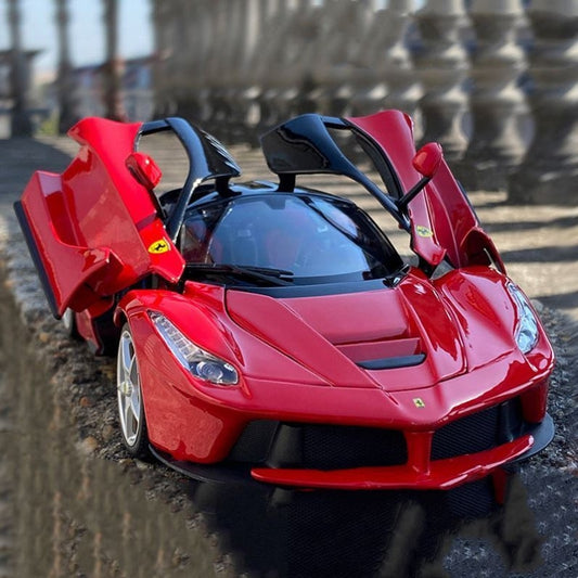 Experience the Thrill of the Iconic Ferrari Laferrari with Our 1:32 Scale Diecast Replica - High Simulation Sound and Light Effects - Perfect Gift for Car Enthusiasts of All Ages